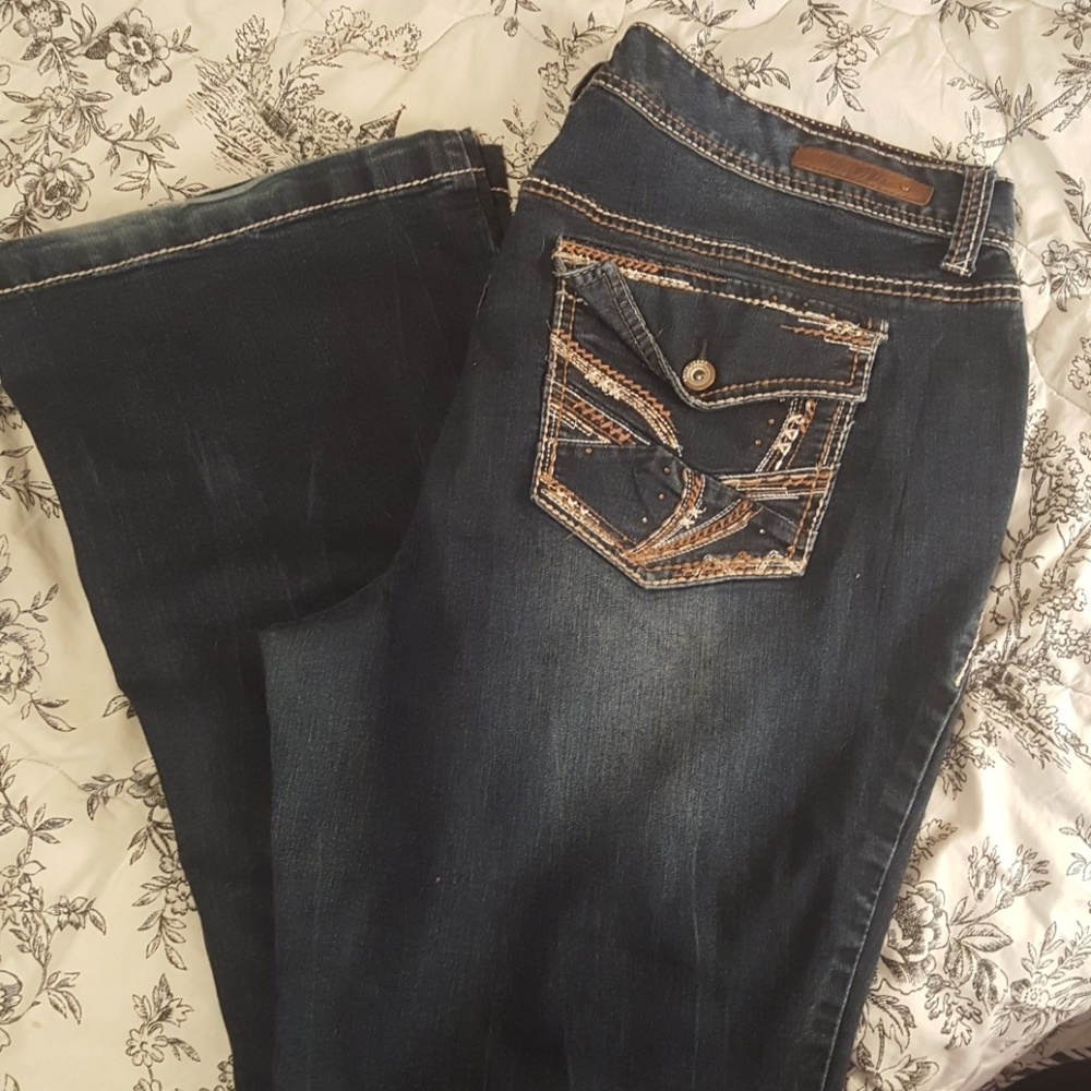 Ariya jeans